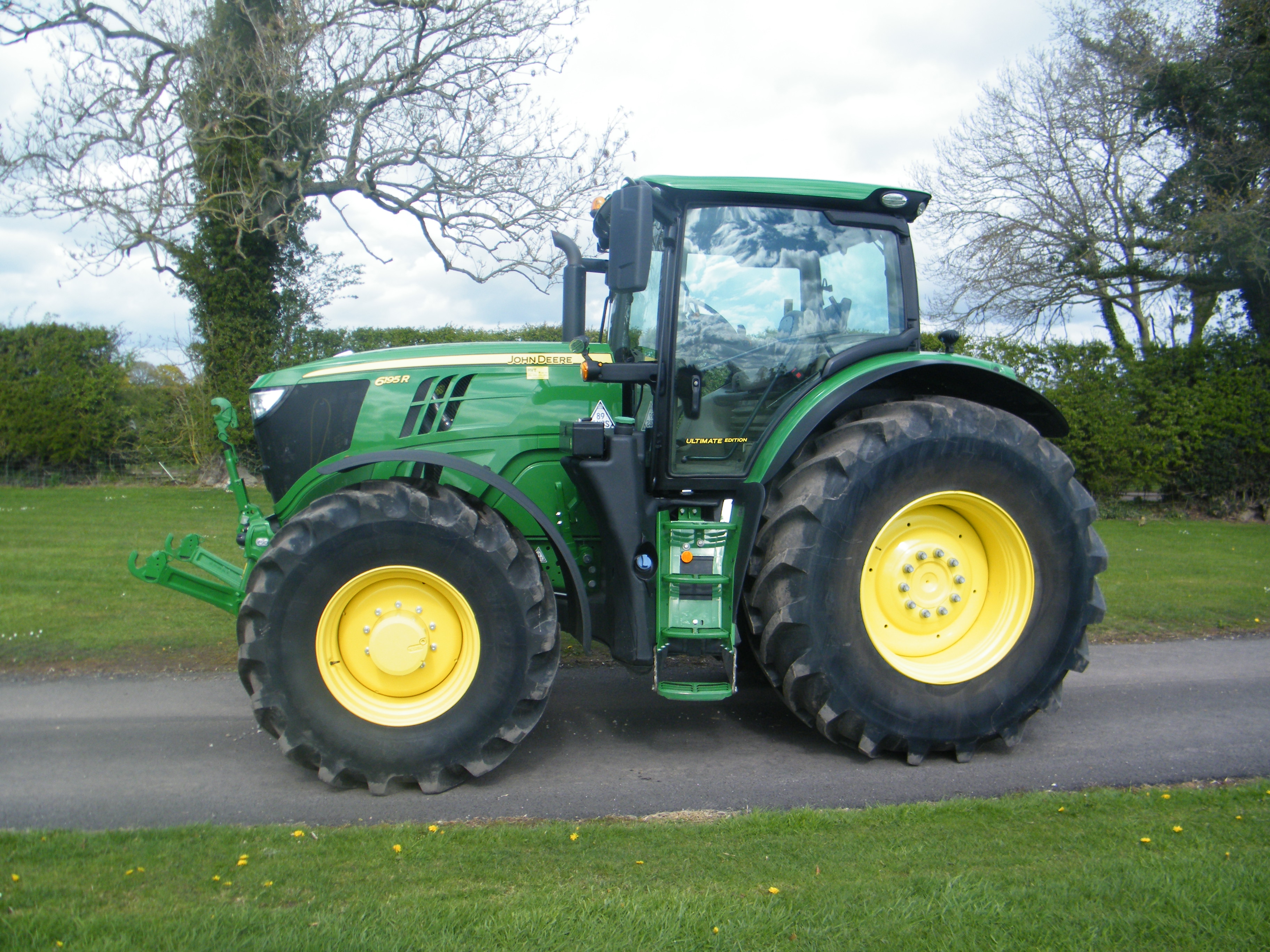 JOHN DEERE 6195R